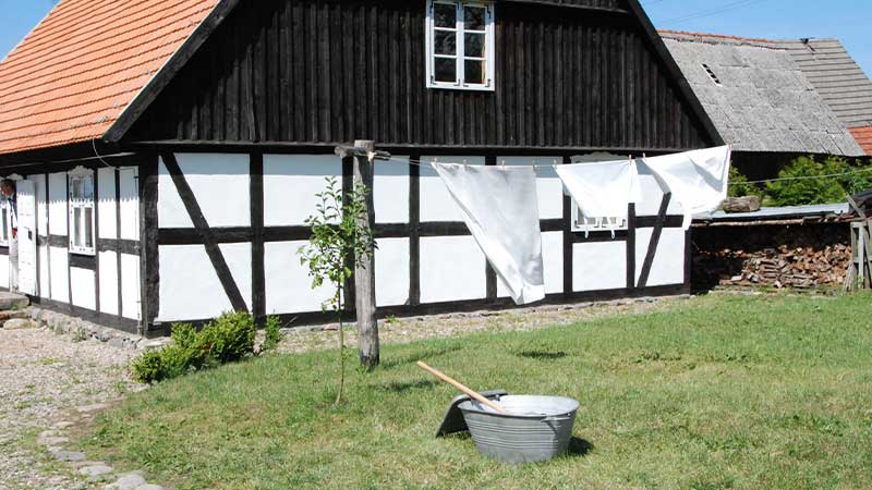 Traditionell kultur i Swowolo friluftsmuseum – Polenresa med Tjörnarpsbuss till Pommern