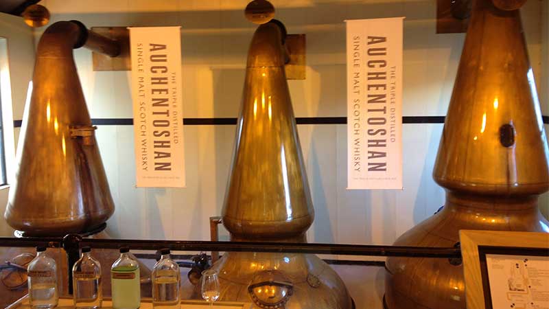 Whiskytur till Auchentoshan i Skottland med Tjörnarpsbuss – njut av destilleriets elegans