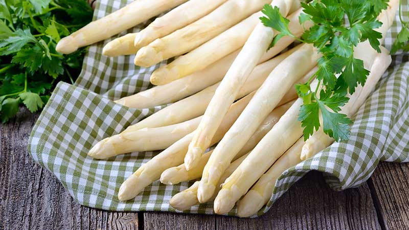 Bussresa med Tjörnarpsbuss till Celle – sparris, vårsol och gemenskap i tysk småstadscharm